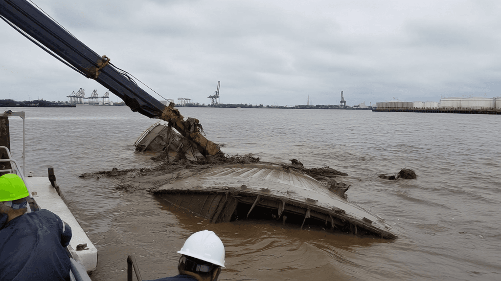 Wreckage Removal Considerations After a Boat Sinks in Beaumont, TX